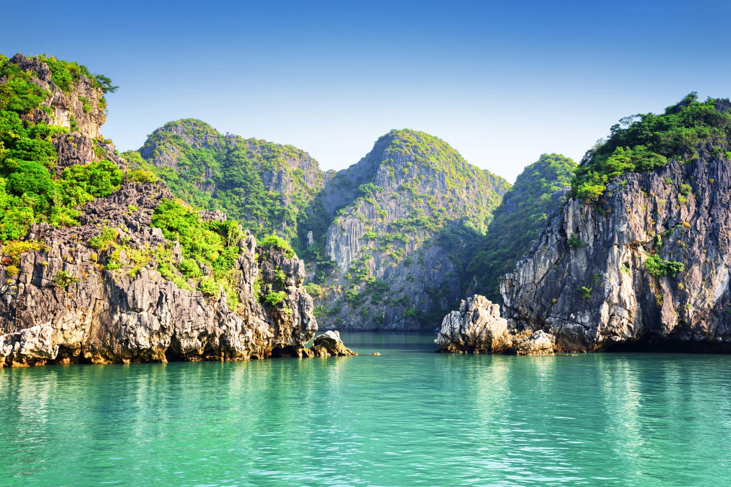 14-Night All-Inclusive Vietnam Explorer with Halong Bay Cruise & Singapore Stay